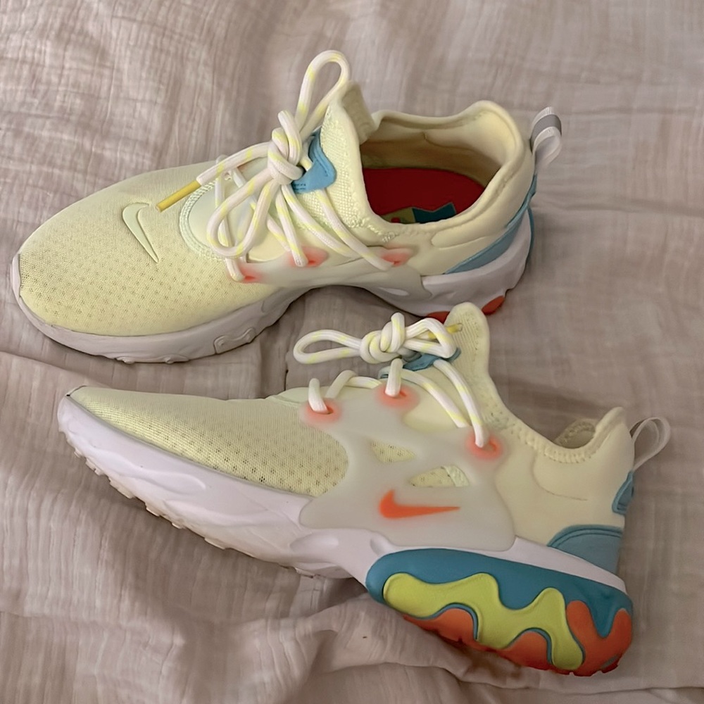 Nike Tennis shoes